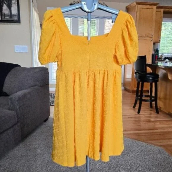 NWT ladies sz XL ( 12 ) gold square neck bubble sleeve dress - Picture 3 of 4